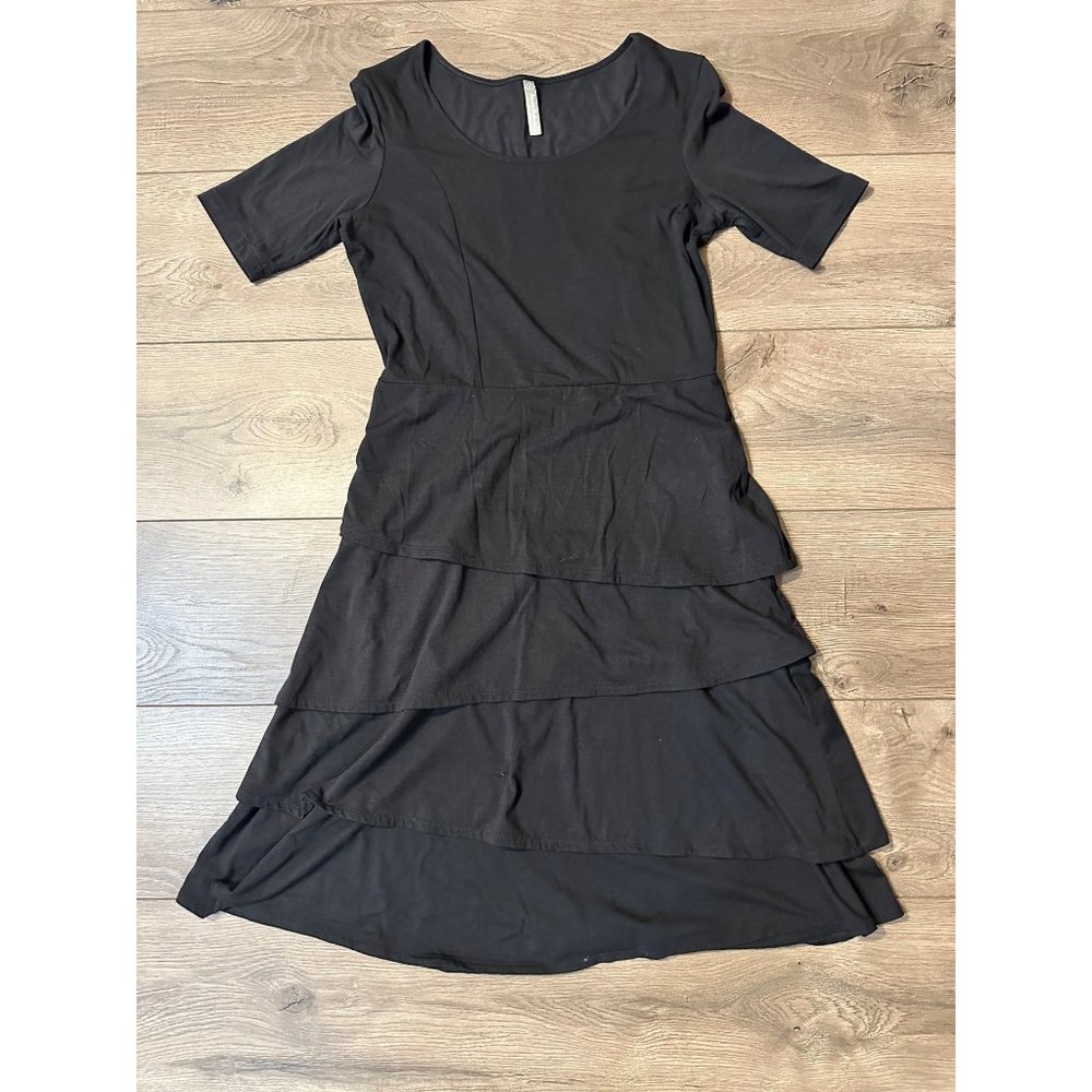 WOMAN'S HANNA ANDERSSON BLACK TIERED RUFFLE SHORT SLEEVE DRESS  S